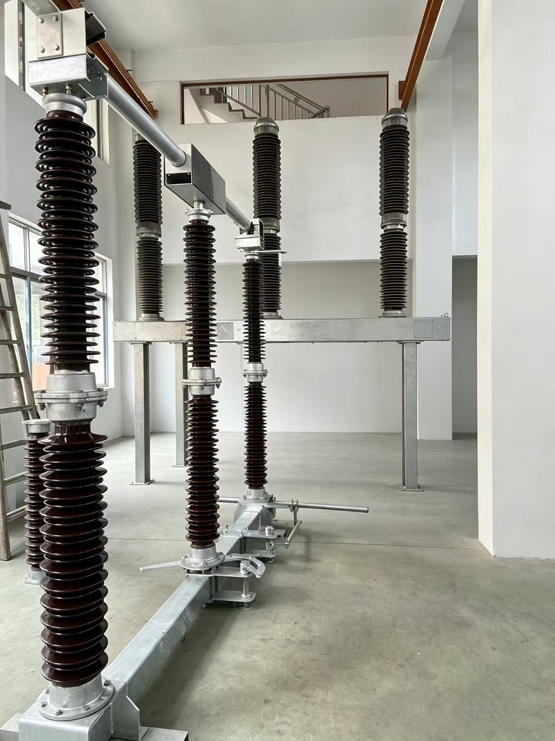 Lasc Dínasctha 220kV le haghaidh Feidhmchláir Fhostáisiúin Ardvoltais Lasmuigh Lasc Dínasctha 220kV le haghaidh Feidhmchláir Fhostáisiúin Ardvoltais Lasmuigh